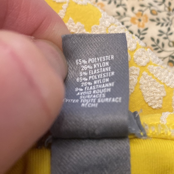 Aerie women’s one piece swim suit yellow w/ white floral design high cut - Picture 4 of 7